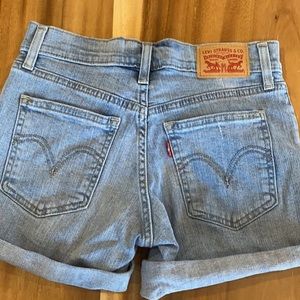 Cutest Levi’s shorts